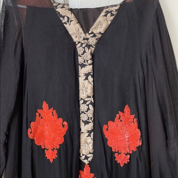 Pakistani and Indian desi outfit - Picture 2 of 12